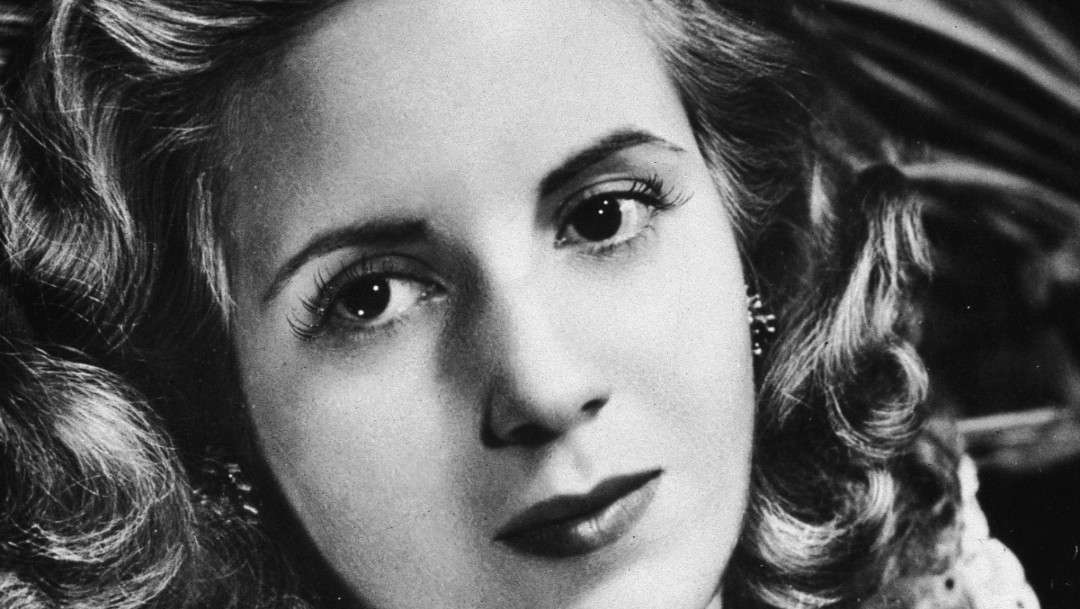 Argentina recuerda a Eva Perón con antorchas virtuales a 68 años de su muerte