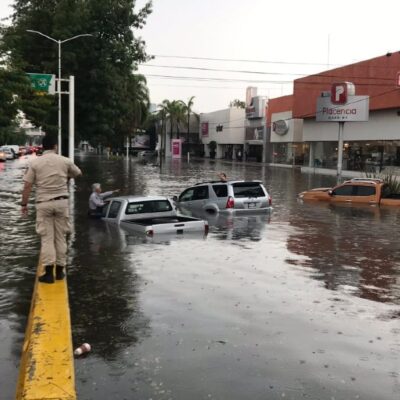 Fuerte tormenta y granizada causa severas inundaciones en Jalisco