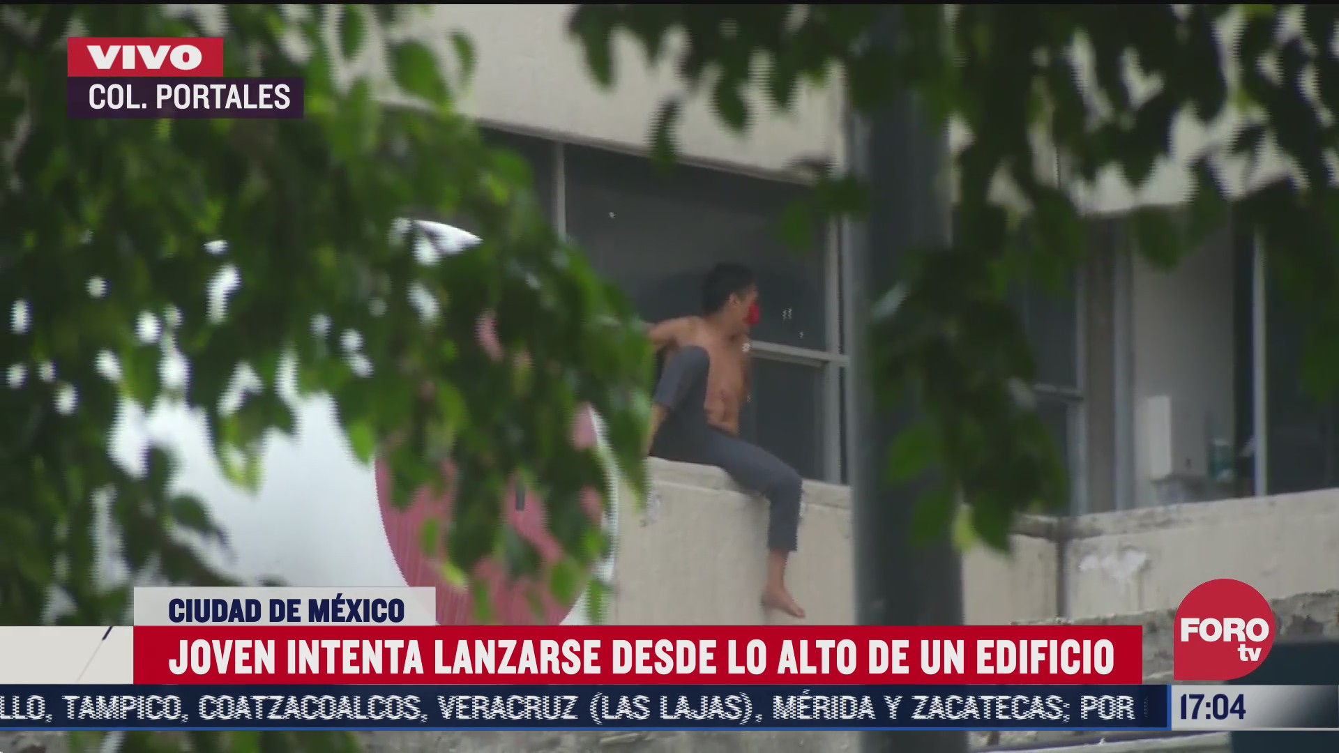 FOTO: 11 de julio 2020, hombre intenta lanzarse desde lo alto de un edificio en la colonia portales