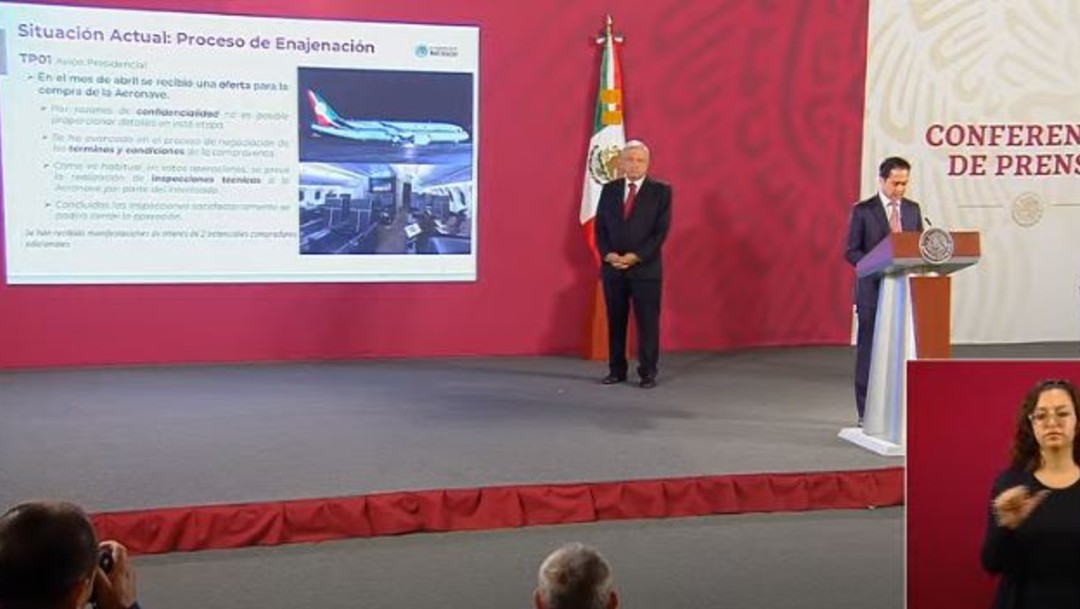 Jorge Mendoza, director de Banobras, habla del avión presidencial durante conferencia de AMLO
