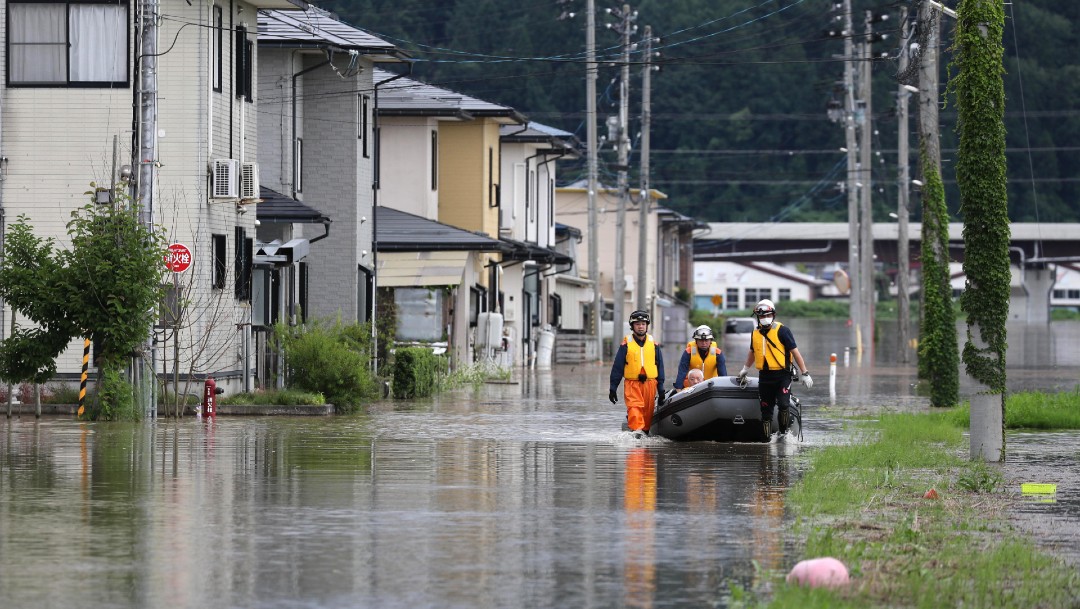 Lluvias causan inundaciones y deslaves en norte de Japón