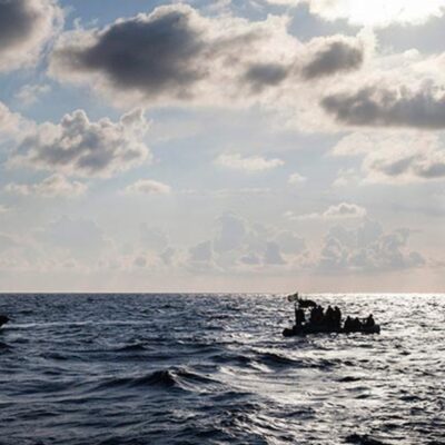 Localizan un bote a la deriva con 52 personas en el Mediterráneo