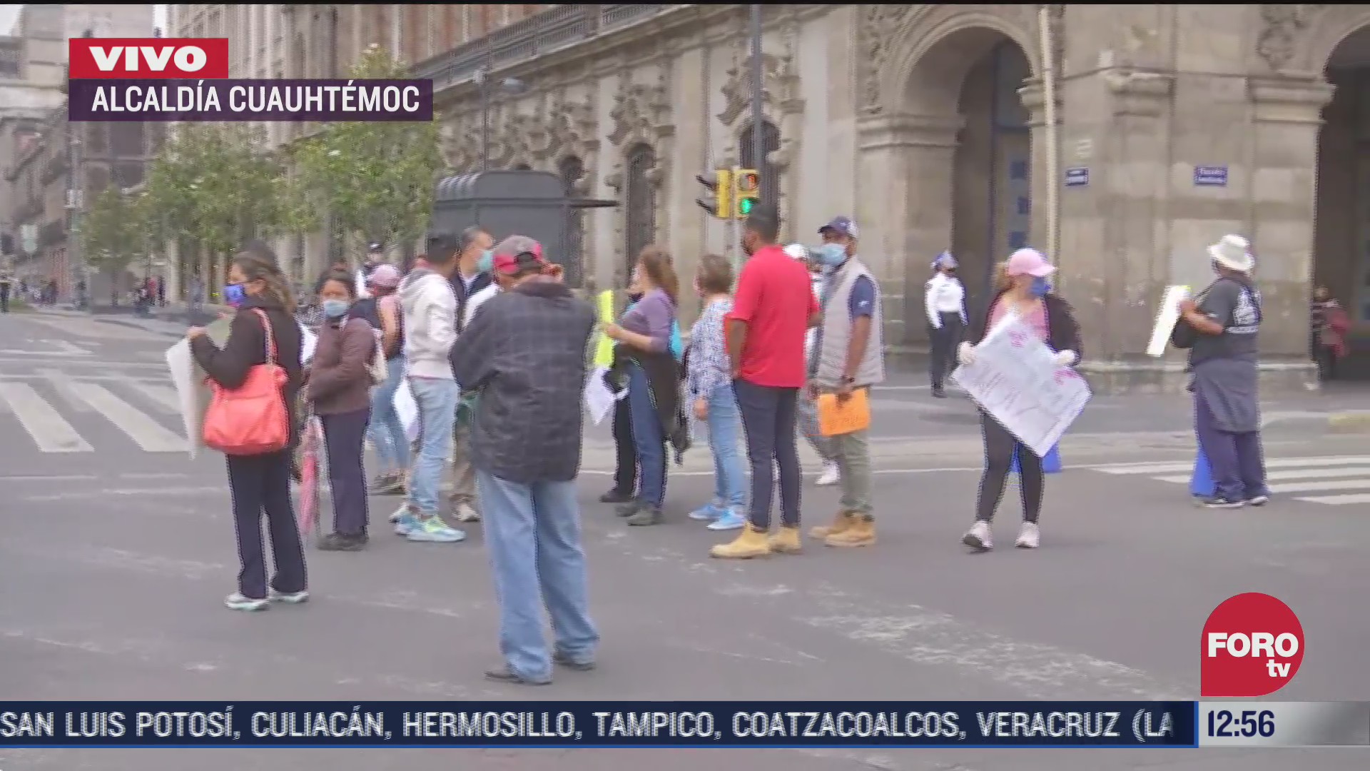 manifestantes de xochimilco protestan en el zocalo de la cdmx