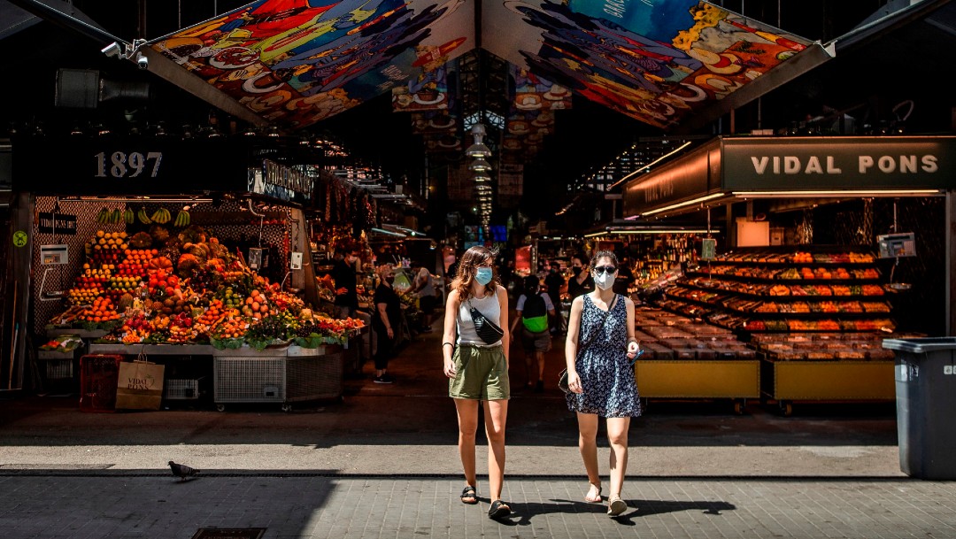 Mujeres en un mercado en Barcelona, España