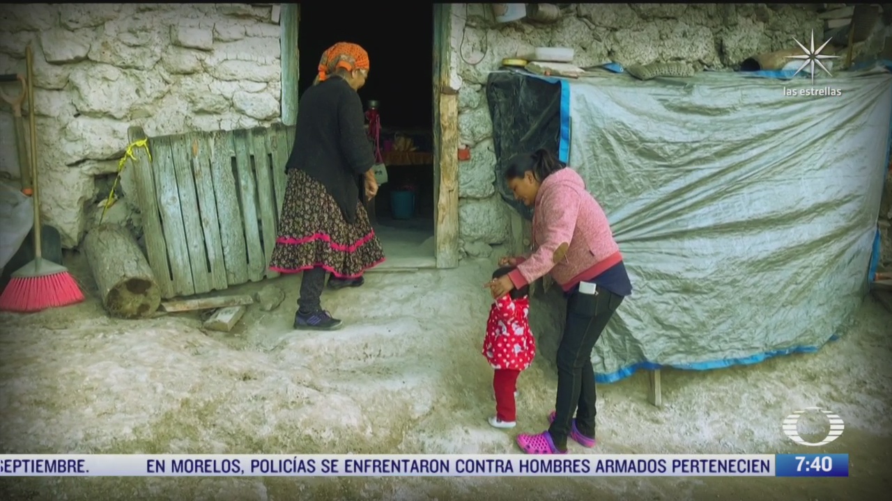 mujeres raramuris habitan en cueva en chihuahua