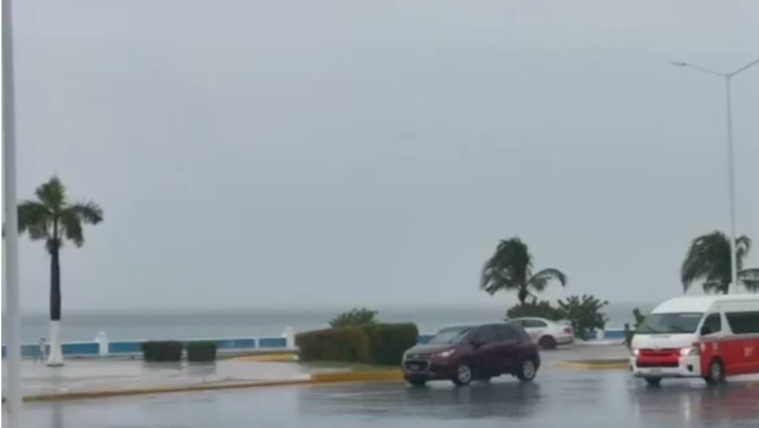 Onda tropical número 15 provoca fuertes lluvias en Campeche