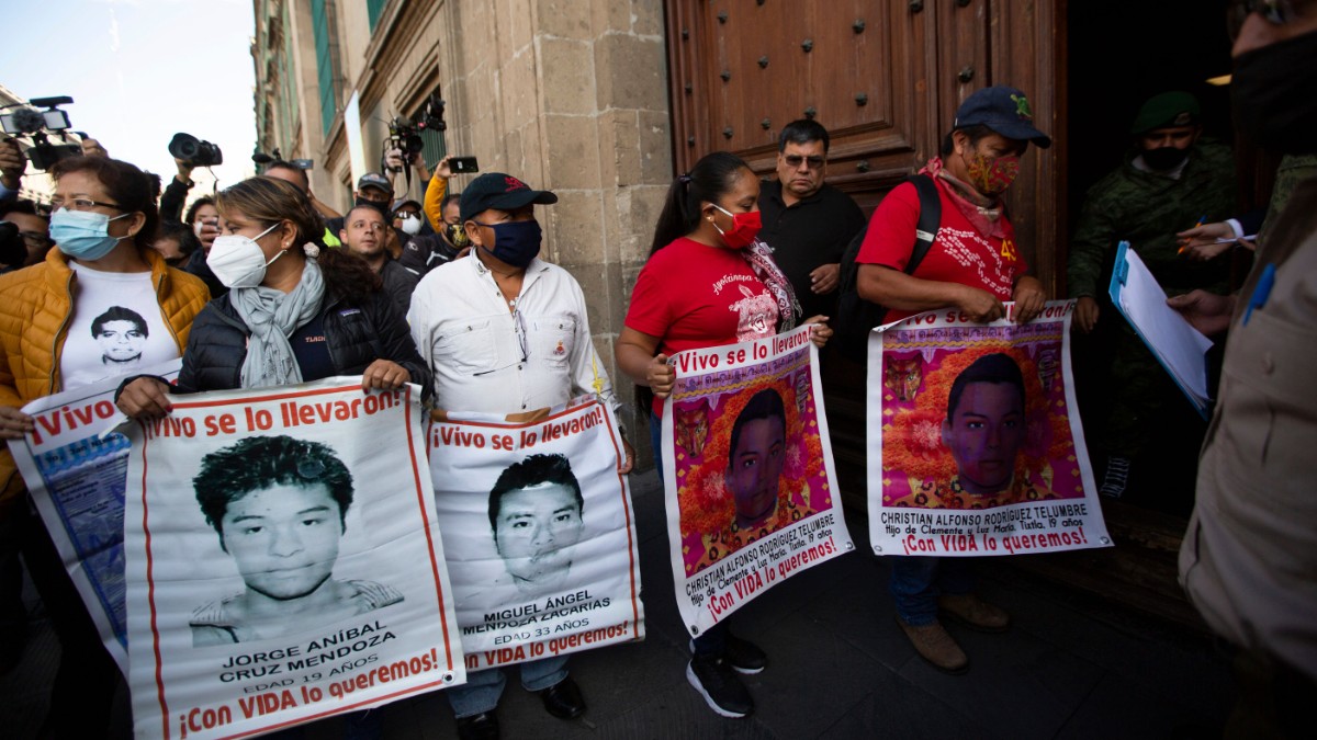 AMLO-se-compromete-a-trabajar-para-resolver-caso-Ayotzina