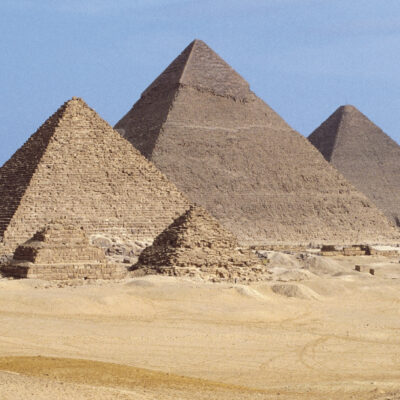 Egipto reabre museos y pirámides cerrados por pandemia de coronavirus