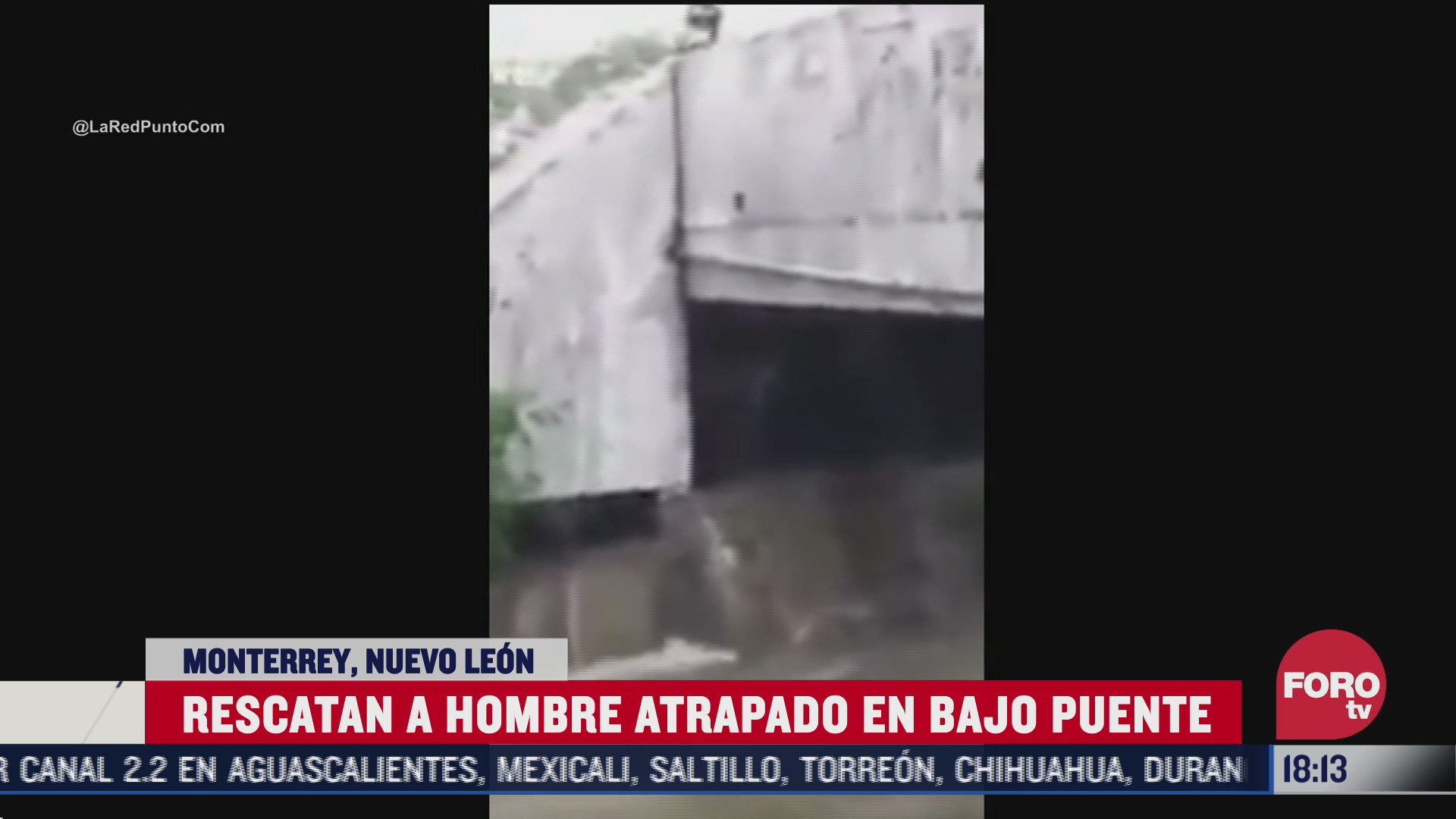 FOTO: 26 de julio 2020, rescatan a hombre atrapado en bajo puente en nuevo leon