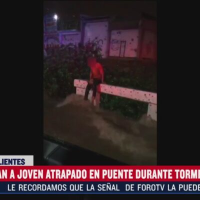 Rescatan a joven atrapado en puente durante tormenta en Aguascalientes