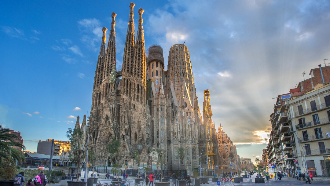Reabre la Sagrada Familia de Barcelona tras tres meses cerrada