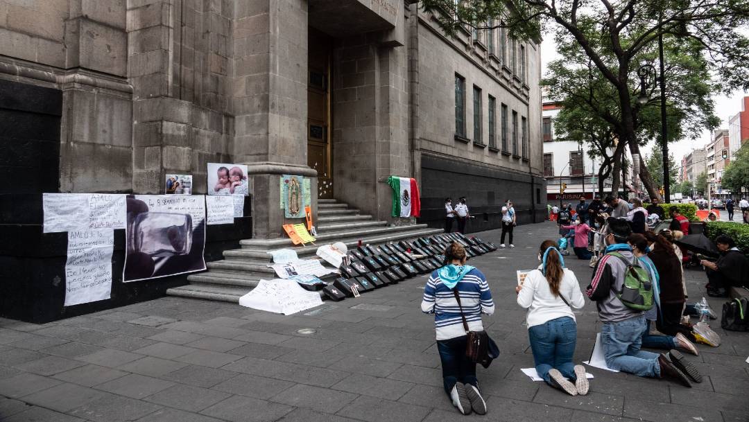 Previo a la discusión de esta tarde, grupos Provida se manifestaron frente a la Suprema Corte de Justicia de la Nación, que con cuatro votos en contra y uno a favor rechazó declarar ilegal el aborto en Veracruz