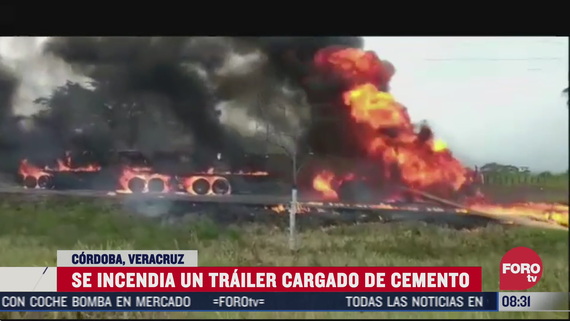 FOTO: 26 de julio 2020, se incendia trailer de doble remolque en veracruz