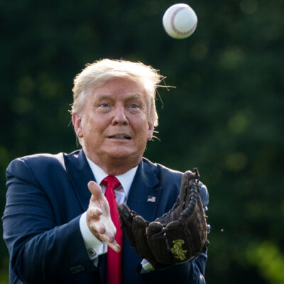 Trump rechaza invitación para lanzar primera bola en juego de los Yankees
