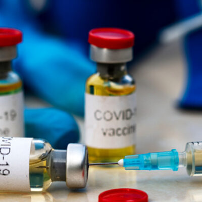 Vacuna rusa contra COVID-19 genera inmunidad en todos sus voluntarios, según el Ministerio de Defensa