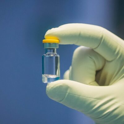 Vacuna de Moderna contra el coronavirus COVID-19 costará entre 50 y 60 dólares