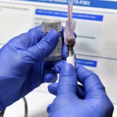 Inician prueba de vacuna para COVID-19 en 30 mil voluntarios en EEUU
