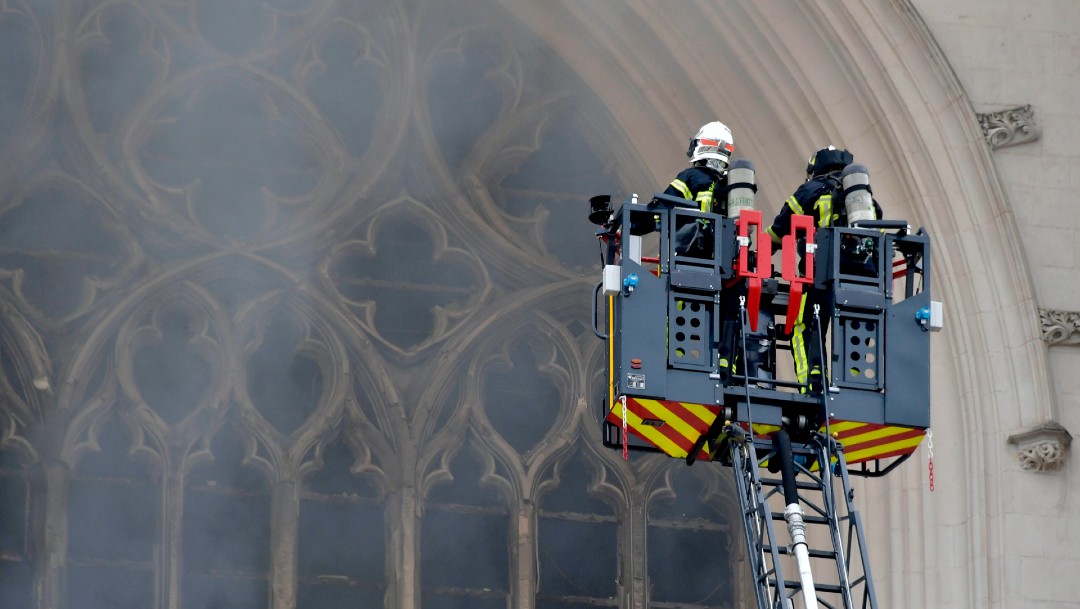 Voluntario confiesa ser el autor del incendio en Catedral de Nantes, en Francia