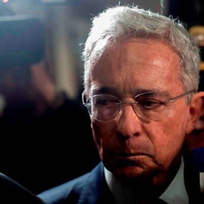 Colombia ordena detención del expresidente Álvaro Uribe