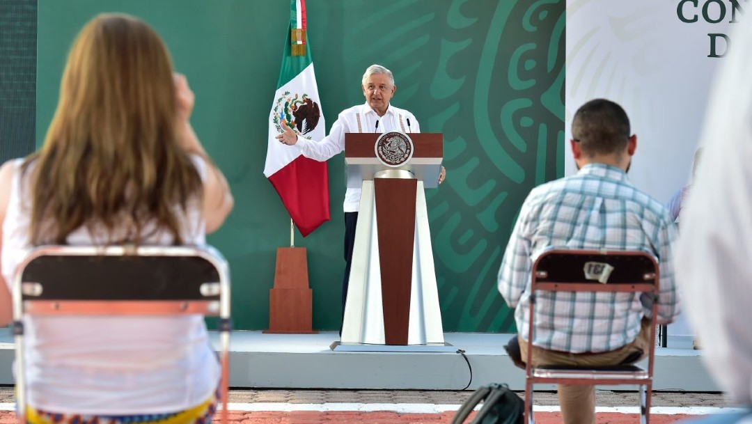 El presidente Andrés Manuel López Obrador durante su conferencia matutina en Cajeme, Sonora