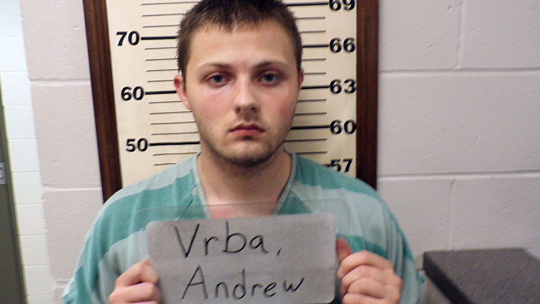 Andrew Vrba, de 21 años, acusado