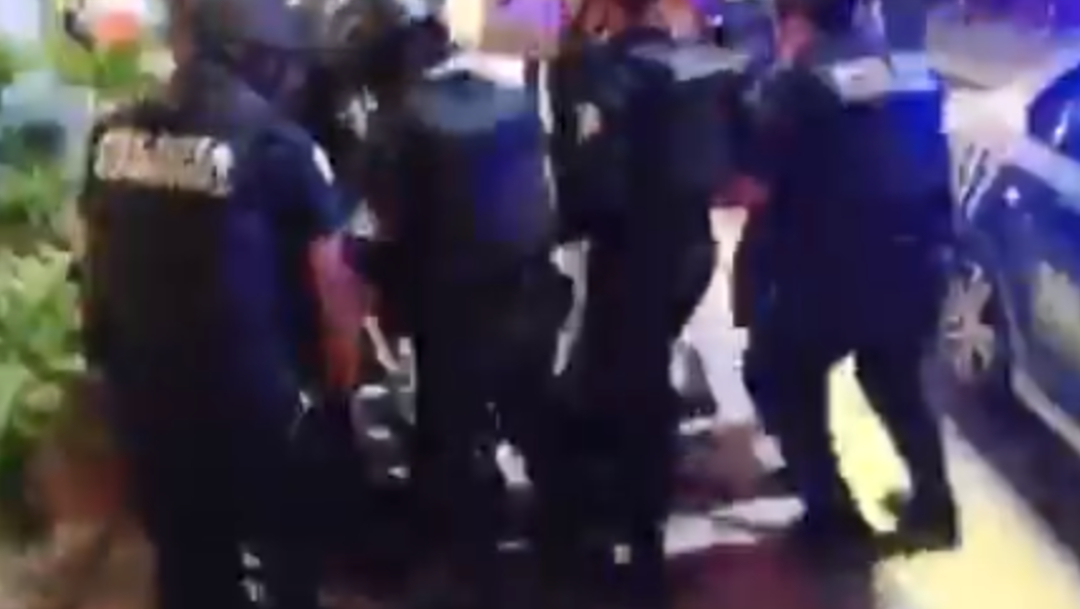 En Twitter, diferentes usuarios reportaron dicha acción cometida por parte de la policía estatal de León