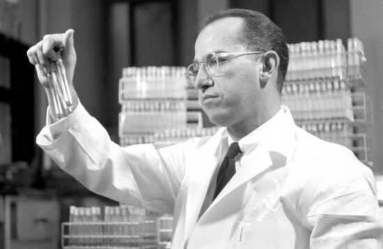 La lucha contra la polio: la historia de la vacuna Salk