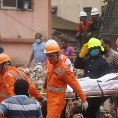 Concluye rescate de sobrevivientes en edificio que colapsó en India y ocasionó 16 muertos