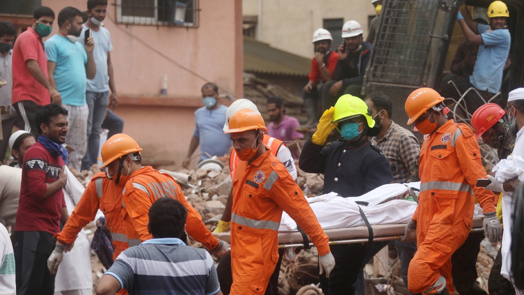 Concluyen rescate de sobrevivientes en edificio que colapsó en India, suman 16 muertes