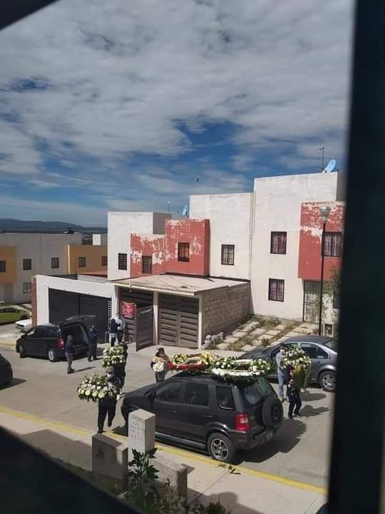 Covid-19 en 3 fotos: fiesta terminó en funeral en Monterrey