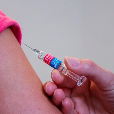 Estas son las fases de prueba para el desarrollo de una nueva vacuna