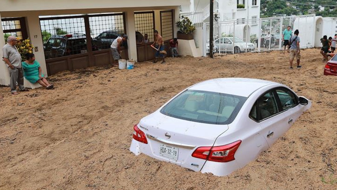 Persisten lluvias por ‘Genevieve’; estos son sus efectos en Cabo San Lucas