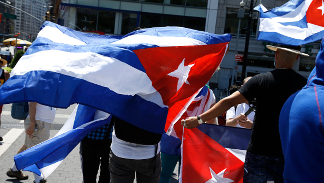Cuba considera "electoralista" suspensión de vuelos chárter privados de EEUU