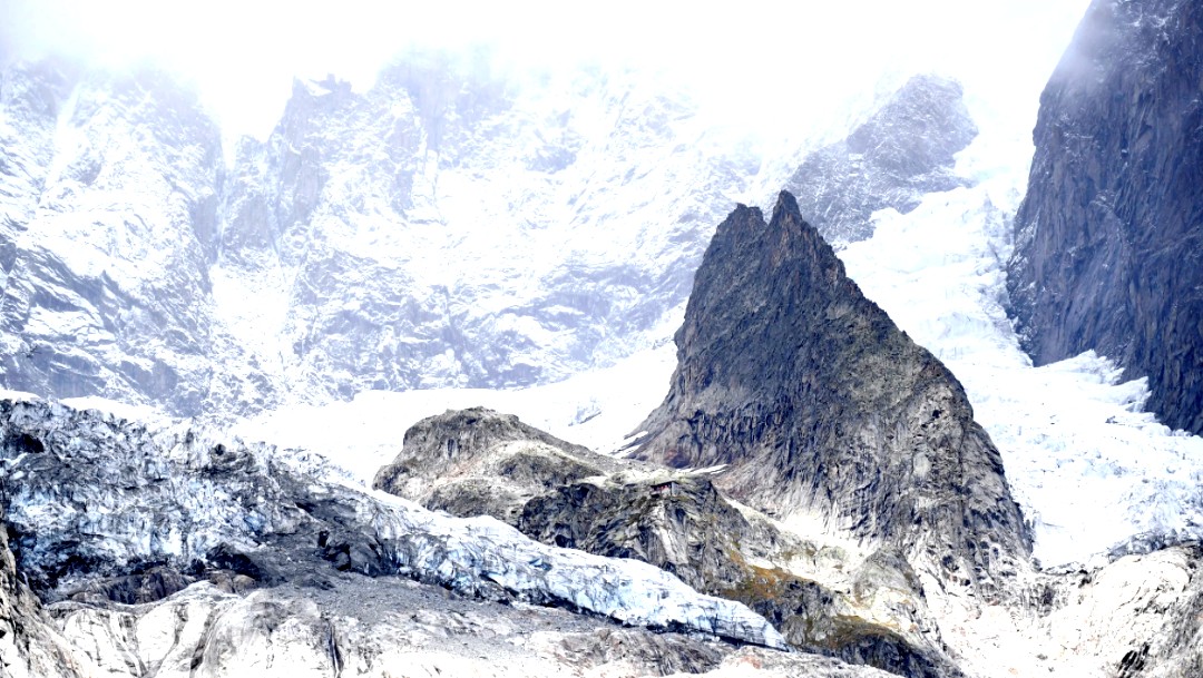 Evacúan zona de los alpes italianos por riesgo de desprendimiento del glaciar Planpincieux