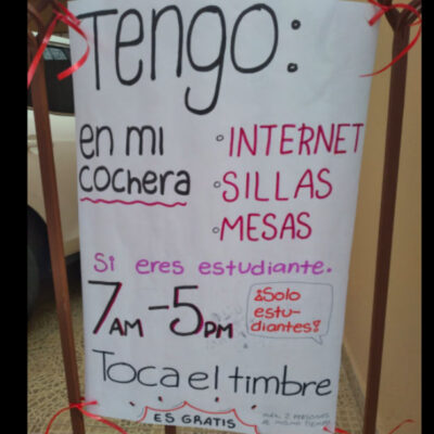 Mamá ofrece a estudiantes conexión a internet gratis en su cochera