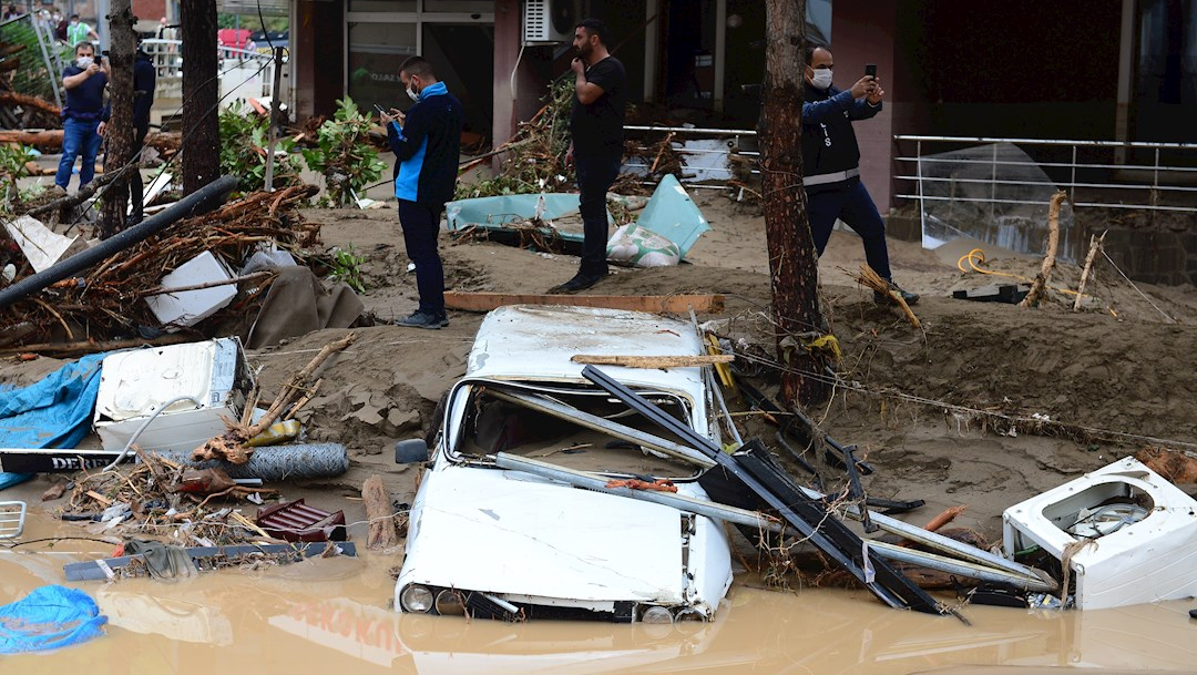 Fotografía que muestra los daños provocados por las fuertes lluvias en el poblado de Dereli, Turquía