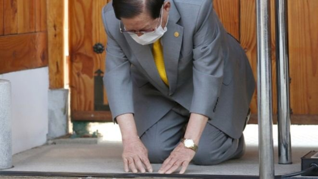 Arrestan a líder de secta religiosa surcoreana por obstaculizar medidas contra COVID-19. (Foto: Redes Sociales)