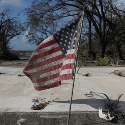 Trump visita área de Luisiana golpeada por huracán Laura; promete 