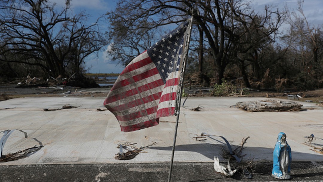Trump visita área de Luisiana golpeada por huracán Laura, promete "rápida reconstrucción"