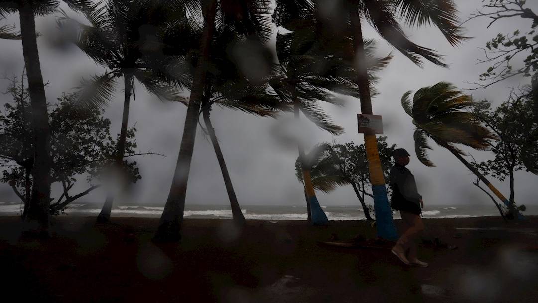 El Centro Nacional de Huracanes de Estados Unidos informó que 'Marco' se convirtió en huracán a su paso por el Golfo de México