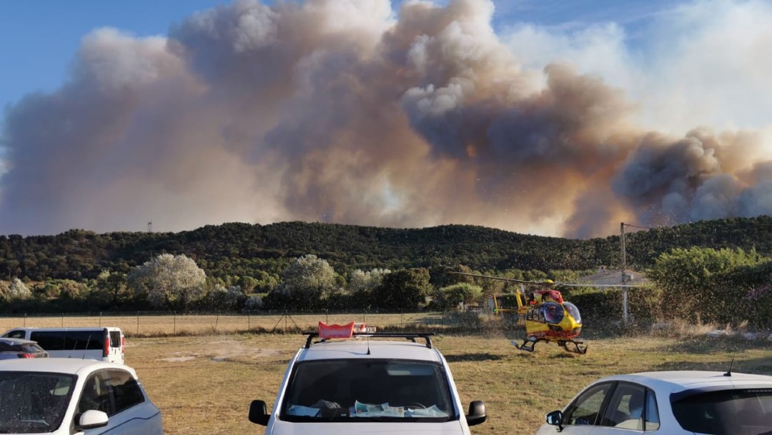 Más de 2 mil 700 personas evacuadas cerca de Marsella por incendio forestal