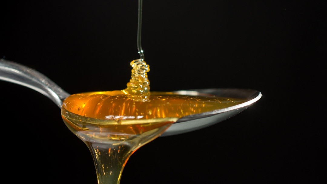 Miel de abeja, remedios caseros, imagen ilustratriva