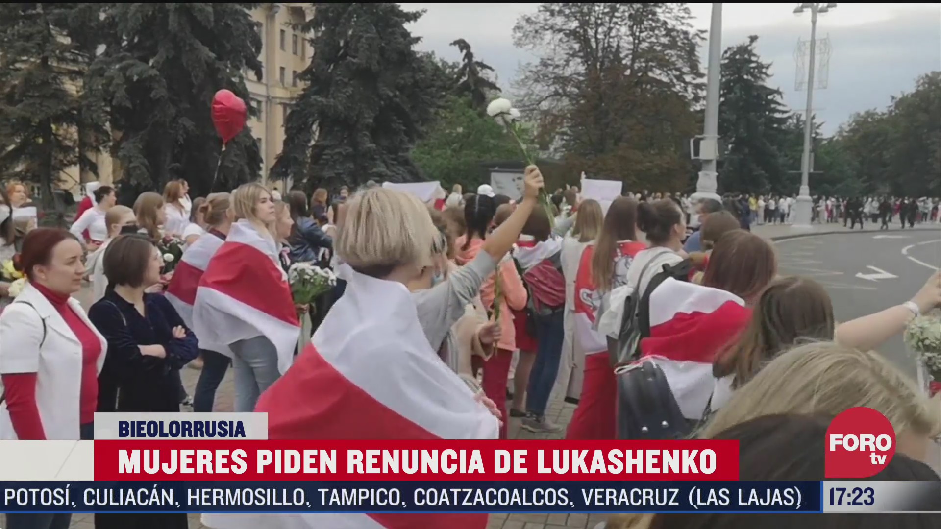 mujeres piden renuncia de lukashenko
