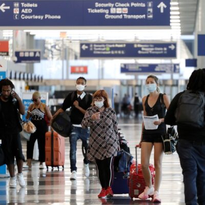 EEUU levanta advertencia de evitar viajes por el mundo por coronavirus