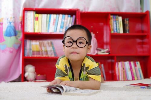 Pupilentes retrasan progresión de la miopía en niños