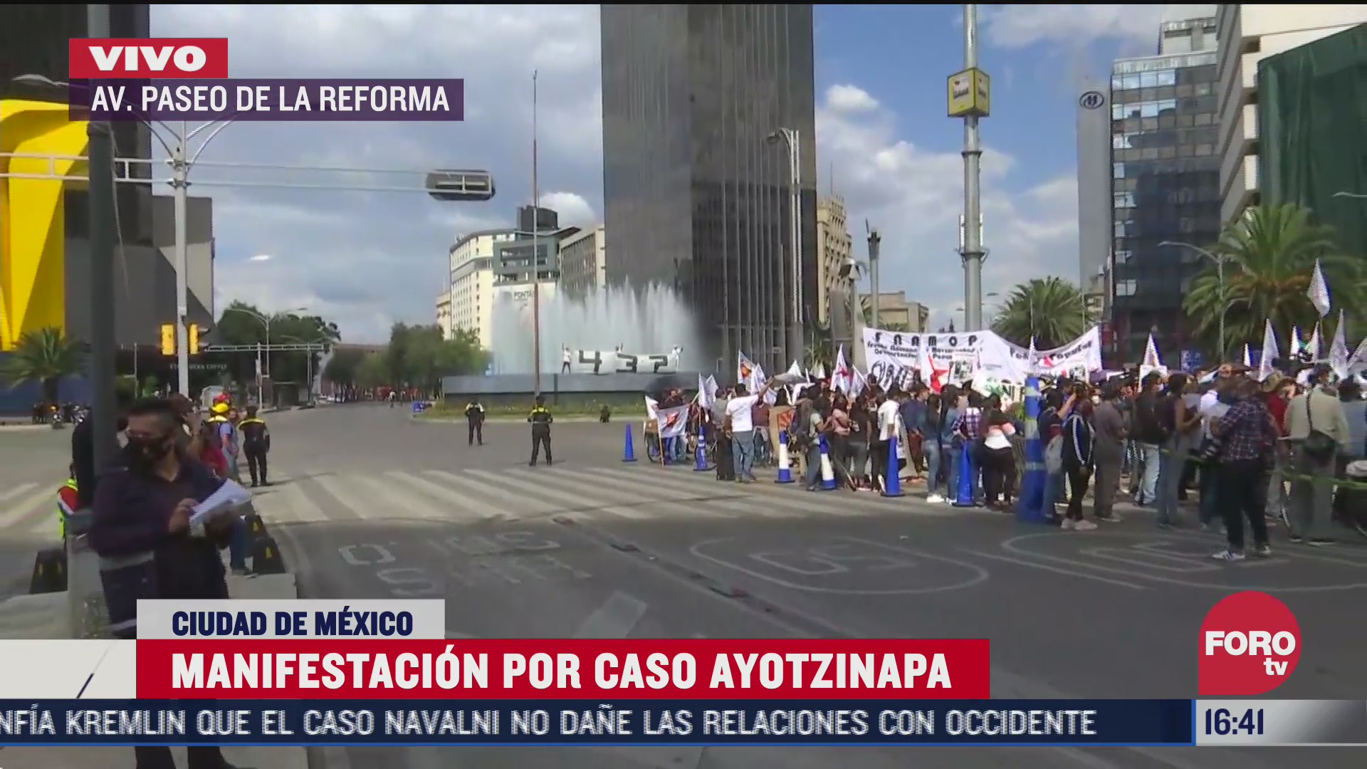 se registra manifestacion por caso ayotzinapa en reforma