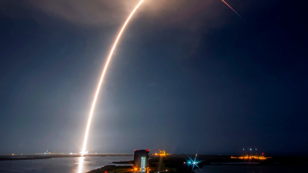 SpaceX pone en el espacio otros 58 satélites para su red de internet