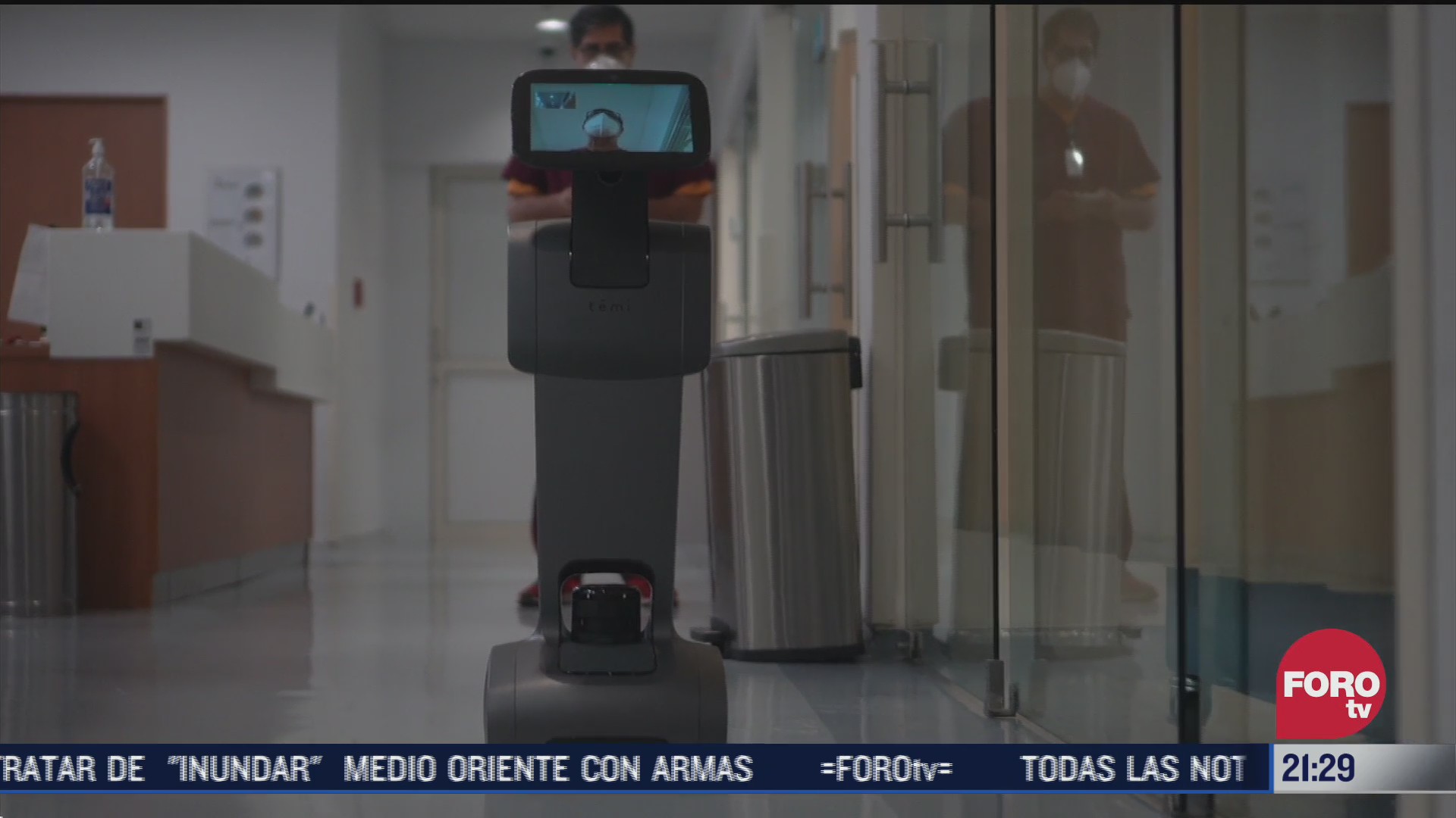 Temi, es un robot que atiende a pacientes contagiados con Covid-19