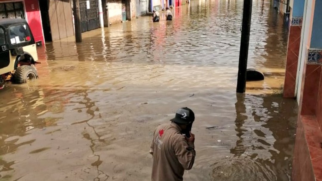 Tormenta en Xalapa, Veracruz, inunda calles y avenidas