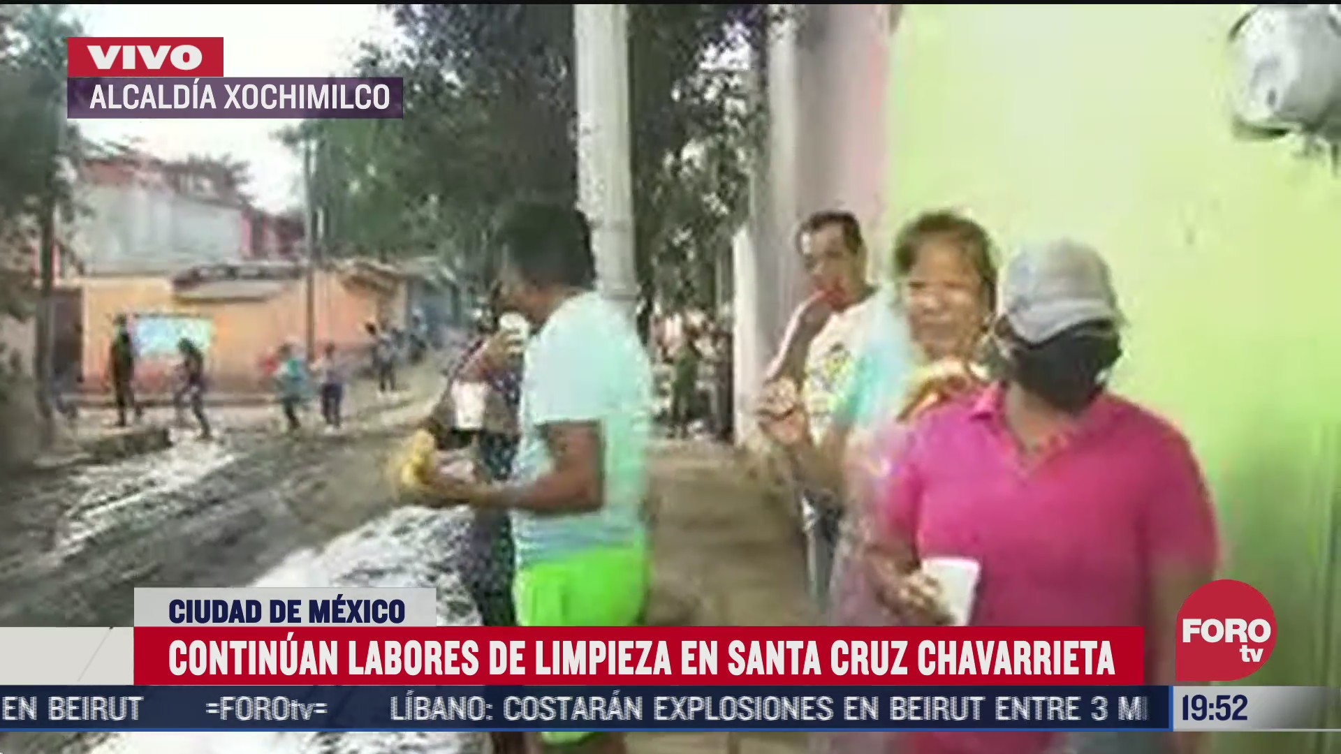 vecinos regalan comida a afectados por deslave en xochimilco